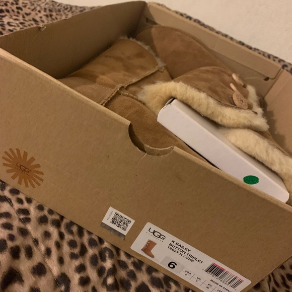 Ugg boots - Picture 2 of 8